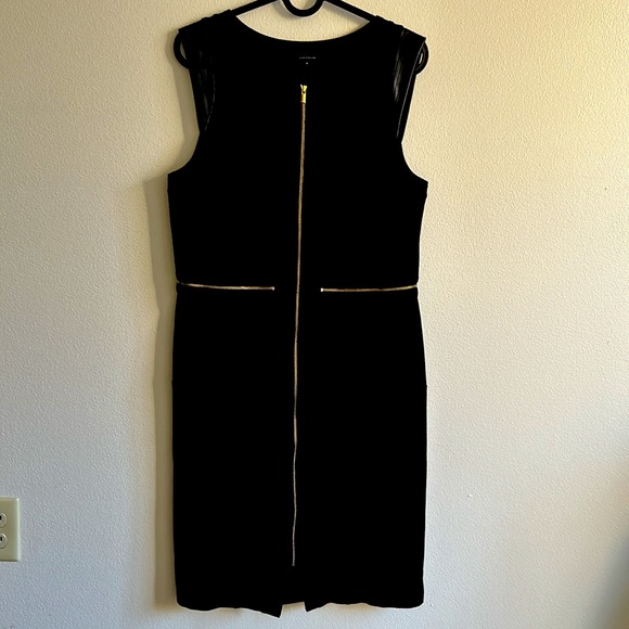 Ann Taylor Excellent Black Sleeveless Gold Full Front Zipper Dress...Size: 8. - Picture 2 of 7